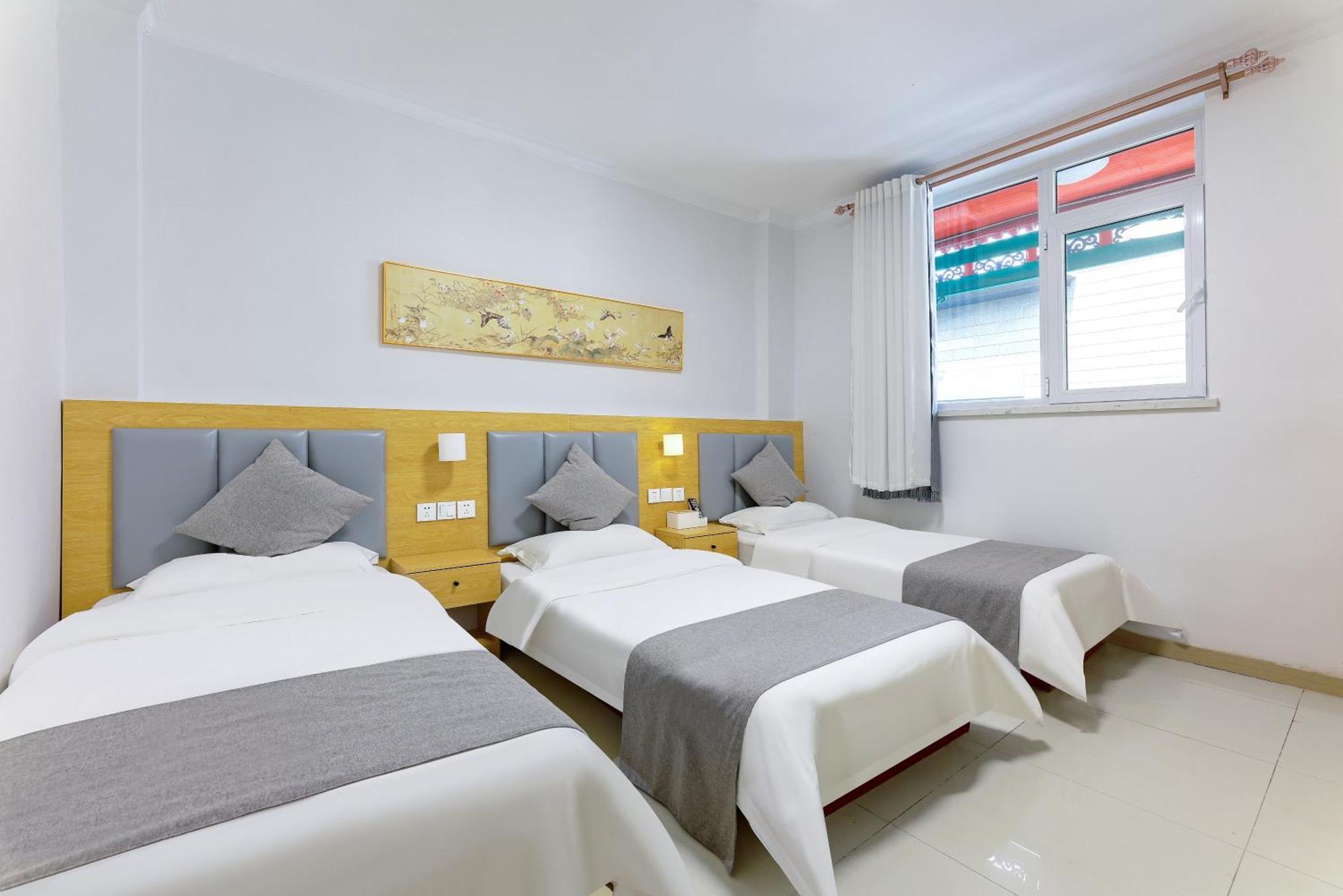 Happy Dragon Hotel - Close To Forbidden City&Wangfujing Street&Subway Nearby &Free Coffee & Free Laundry&English Speaking With Tour Services &Free Wifi Unlimited For Western Software Peking Exteriér fotografie